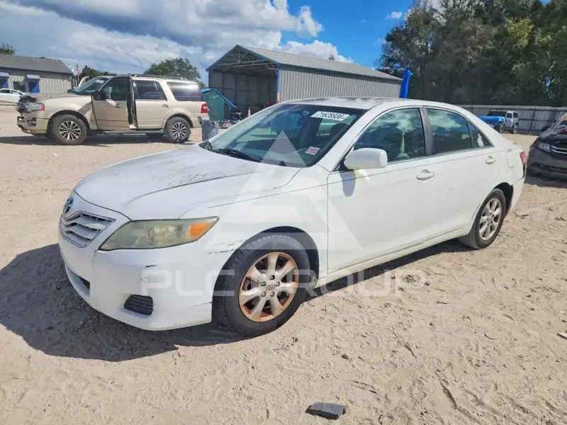 2010 Toyota CAMRY photo