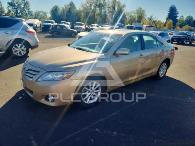 2010 Toyota CAMRY фото