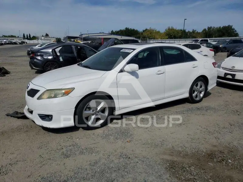 2010 Toyota CAMRY фото