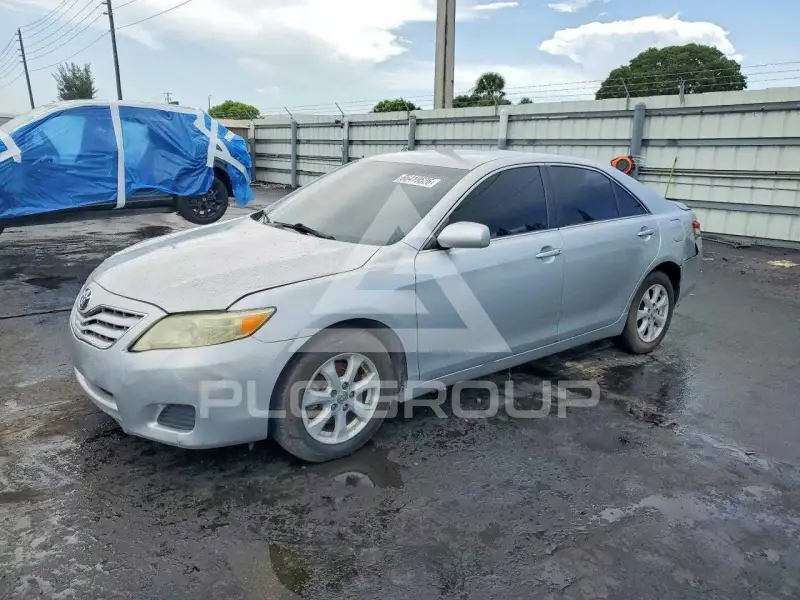 2010 Toyota CAMRY photo
