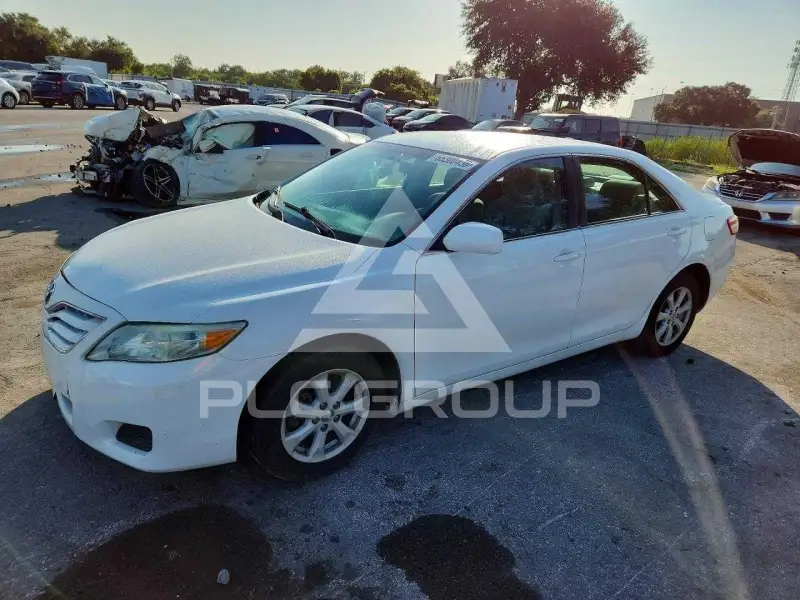 2010 Toyota CAMRY фото