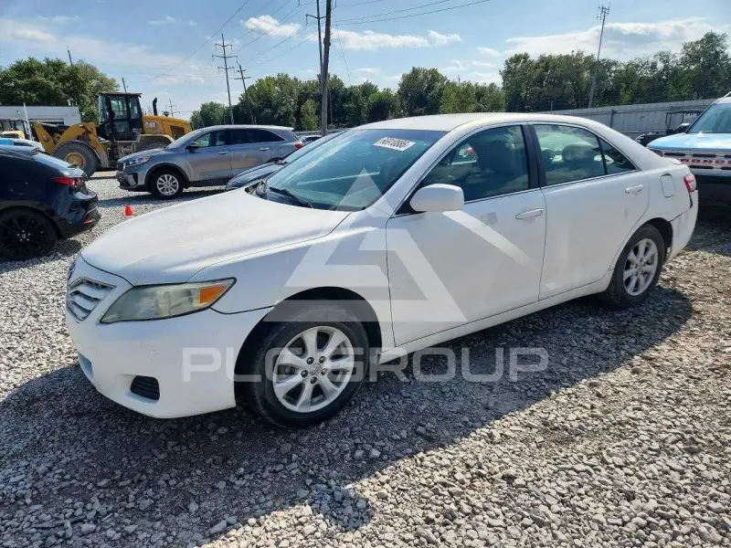 2010 Toyota CAMRY фото