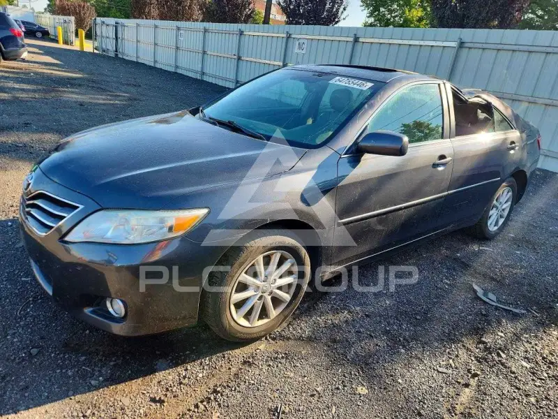 2010 Toyota CAMRY фото
