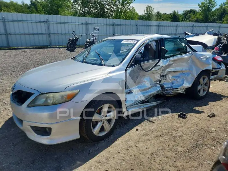 2010 Toyota CAMRY фото