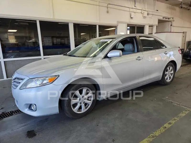 2010 Toyota CAMRY фото
