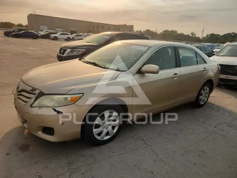 2010 Toyota CAMRY фото