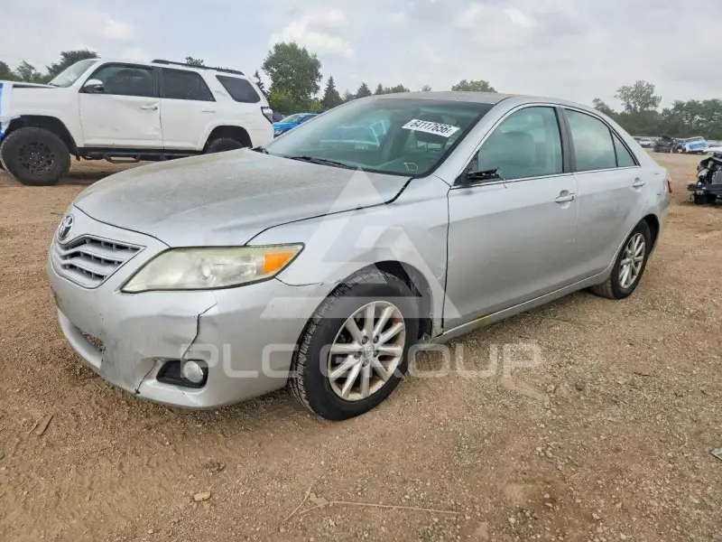 2010 Toyota CAMRY фото