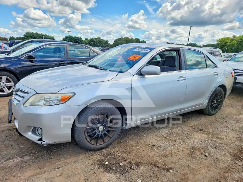 2010 Toyota CAMRY фото