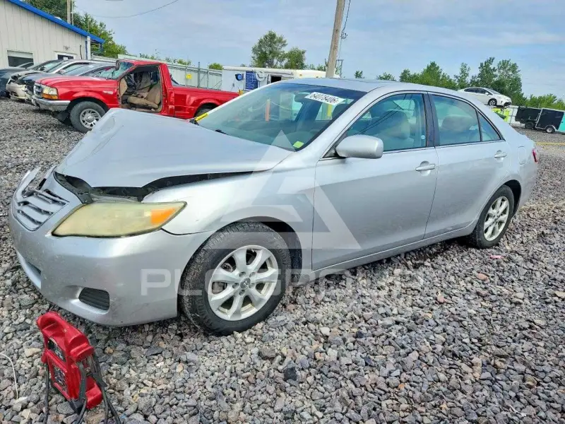2010 Toyota CAMRY фото