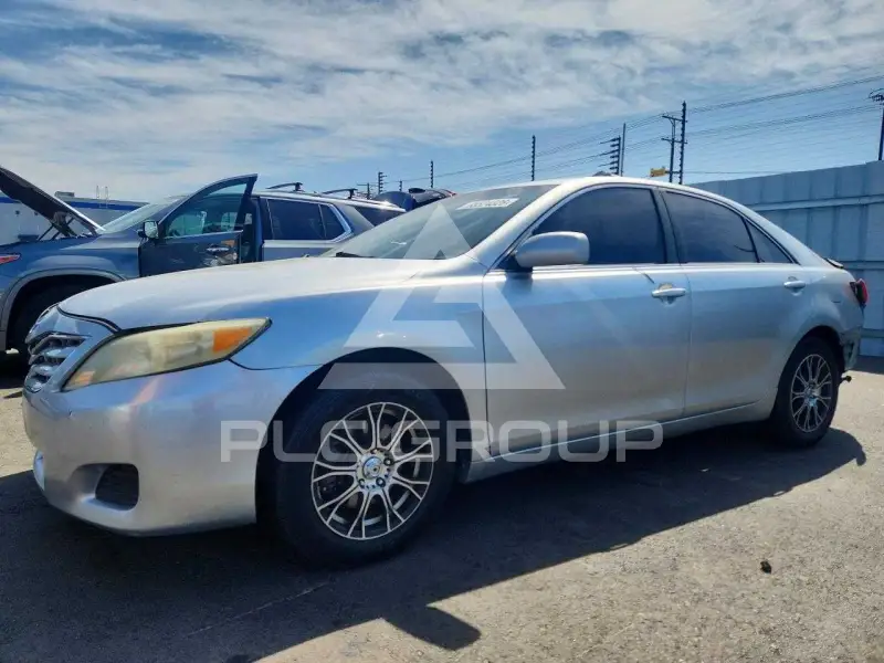 2010 Toyota CAMRY фото