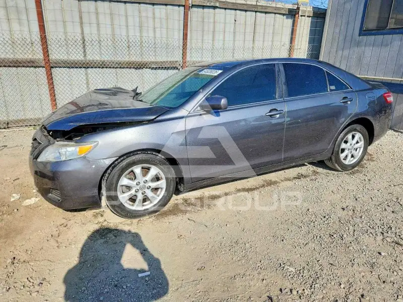 2010 Toyota CAMRY фото