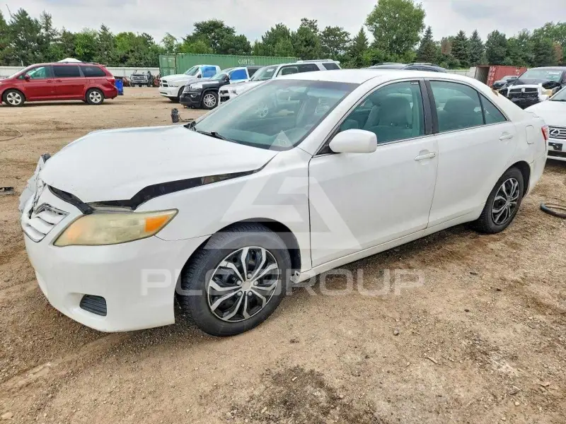 2010 Toyota CAMRY фото