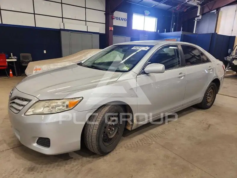 2010 Toyota CAMRY фото