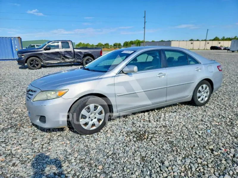 2010 Toyota CAMRY фото