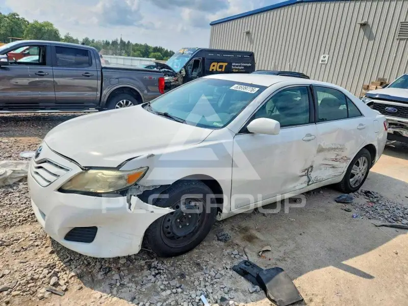 2010 Toyota CAMRY фото