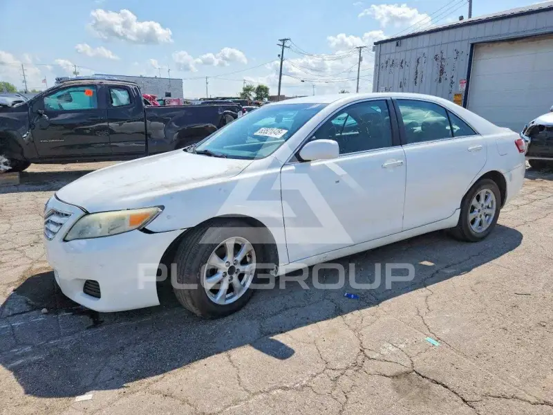 2010 Toyota CAMRY фото