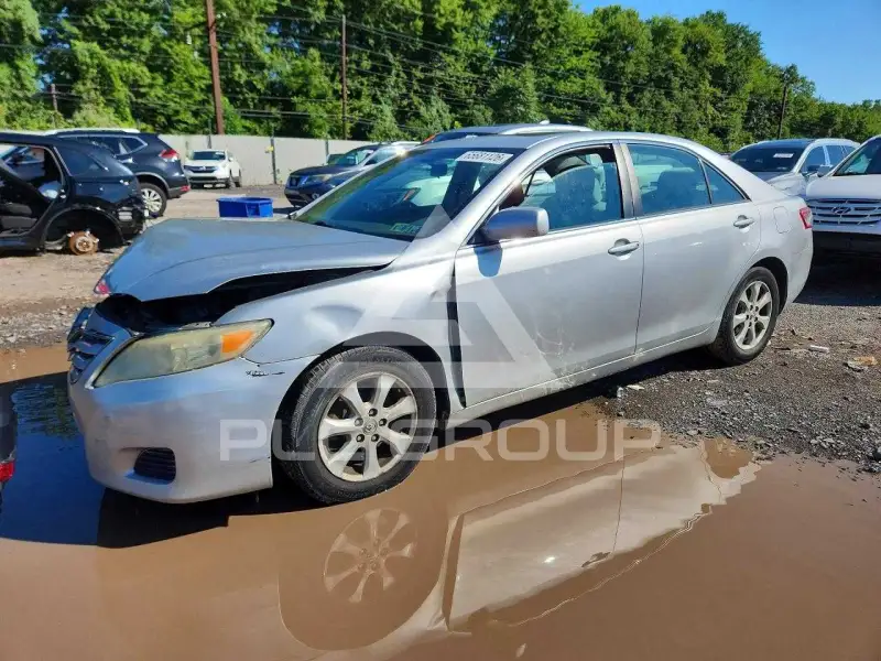 2010 Toyota CAMRY фото