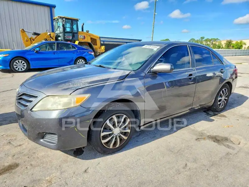 2010 Toyota CAMRY фото