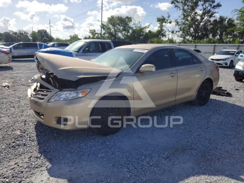 2010 Toyota CAMRY фото