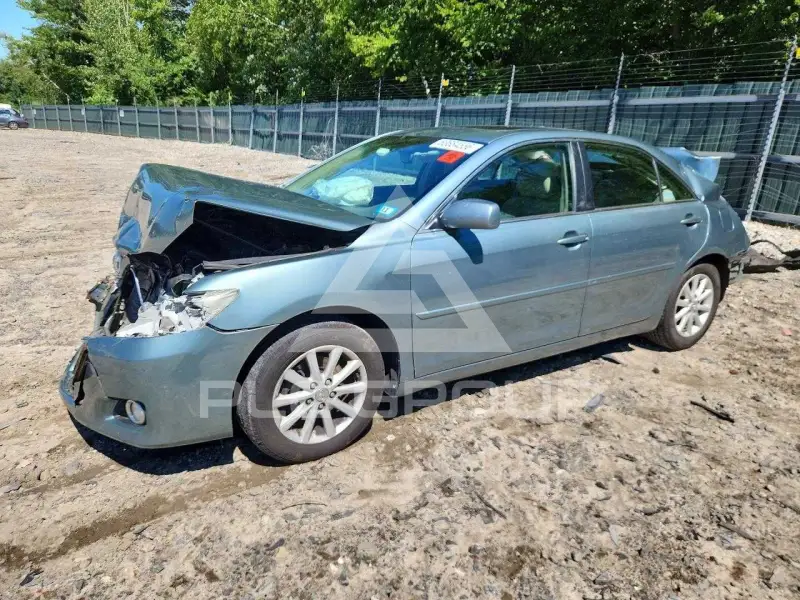 2010 Toyota CAMRY фото