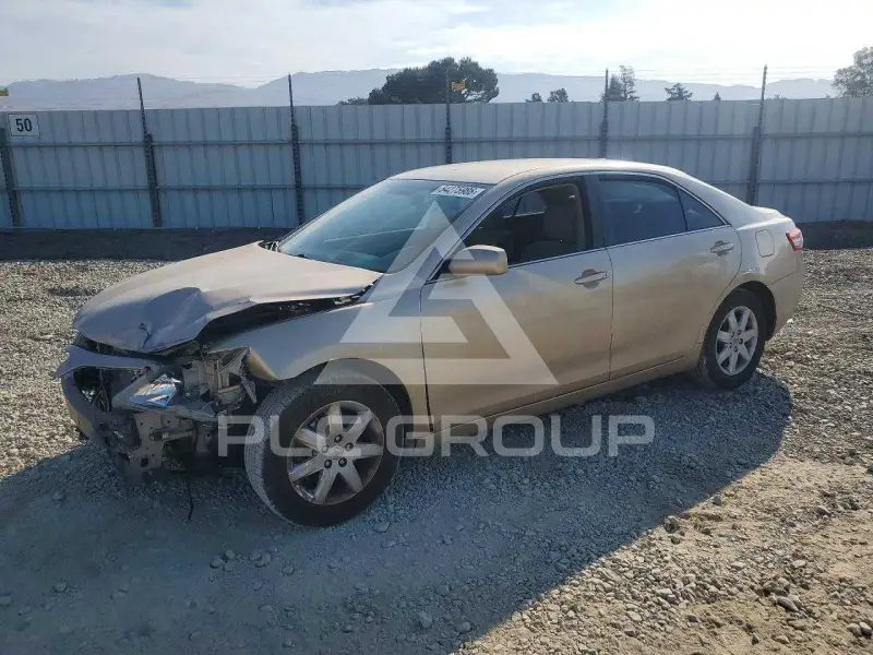 2010 Toyota CAMRY фото