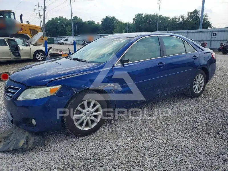2010 Toyota CAMRY фото