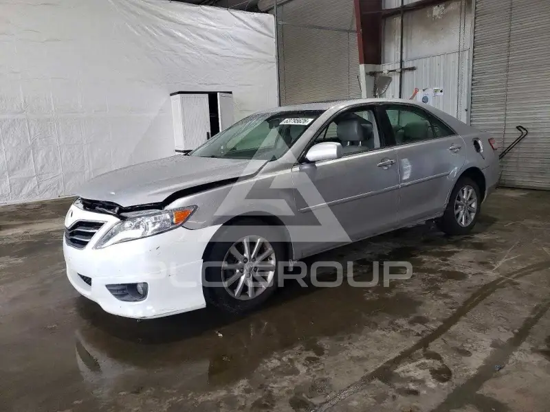 2010 Toyota CAMRY фото