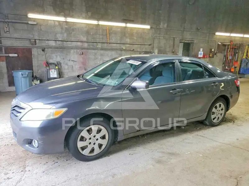 2010 Toyota CAMRY фото