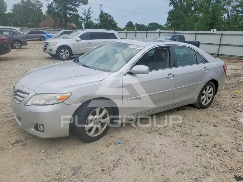 2010 Toyota CAMRY фото