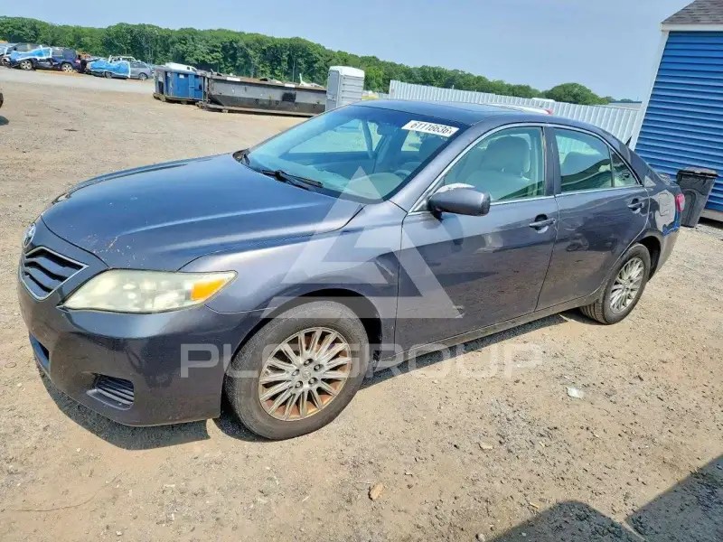 2010 Toyota CAMRY фото
