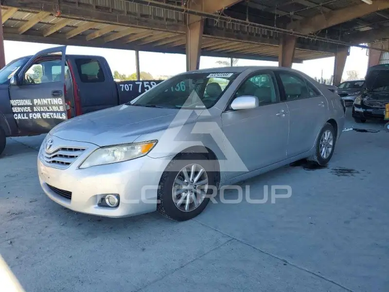 2010 Toyota CAMRY фото