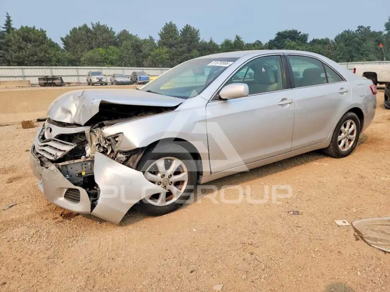 2010 Toyota CAMRY фото