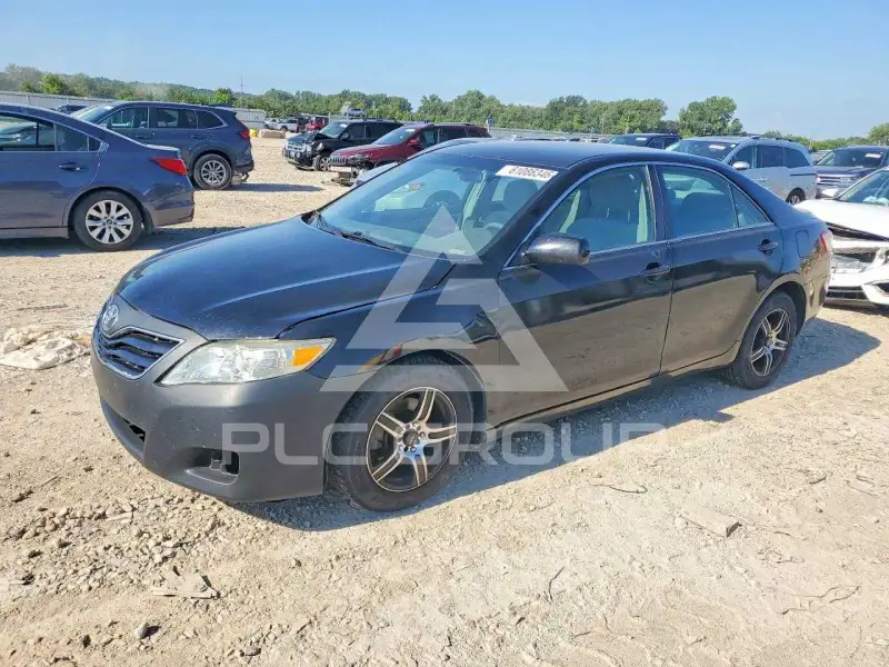 2010 Toyota CAMRY фото