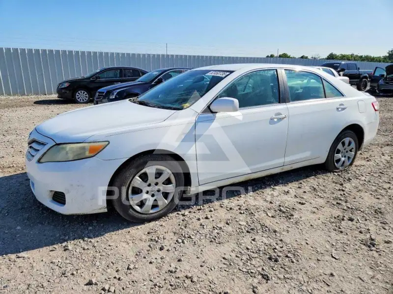 2010 Toyota CAMRY фото