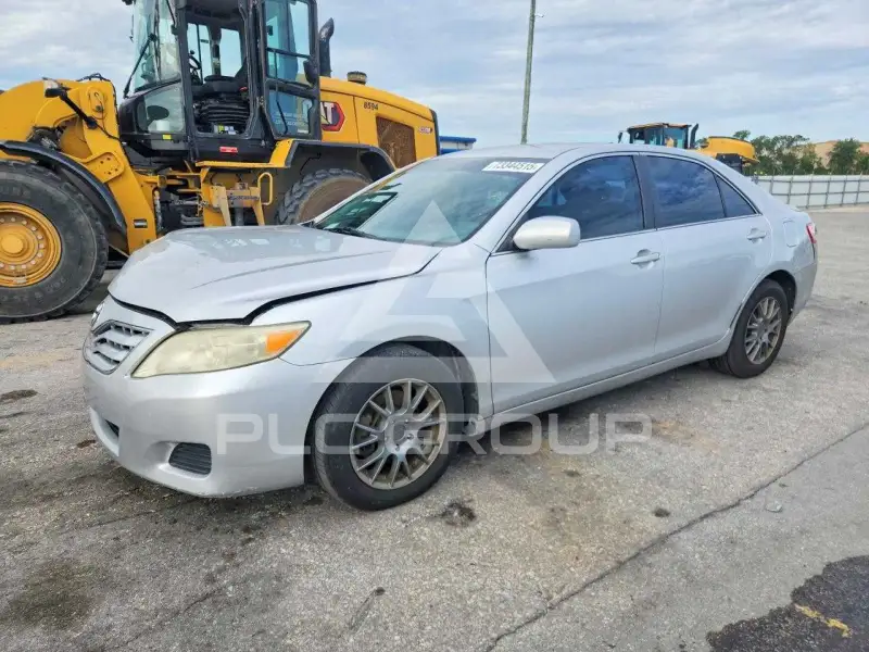 2010 Toyota CAMRY фото