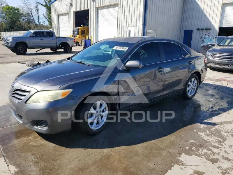 2010 Toyota CAMRY фото