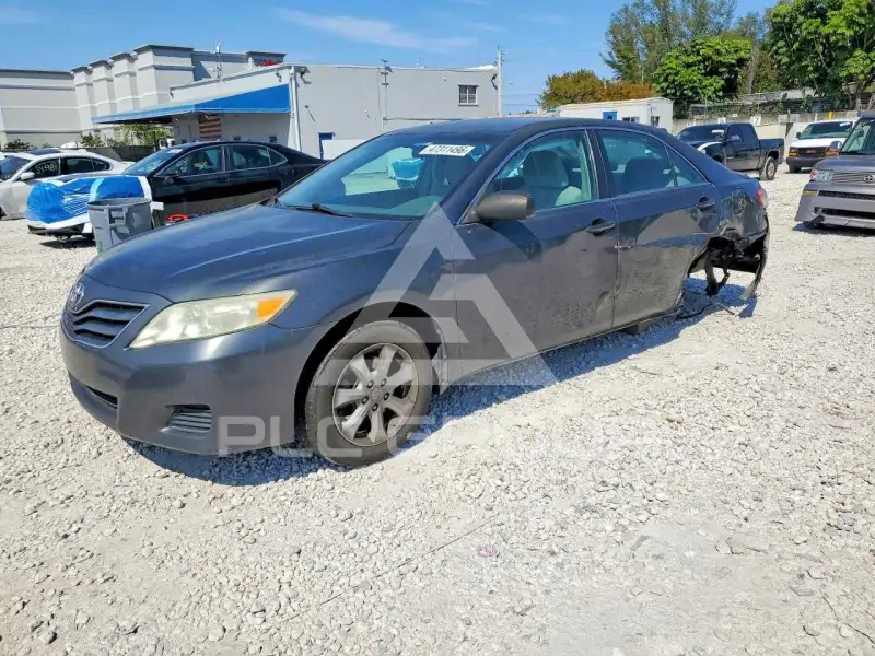 2010 Toyota CAMRY фото