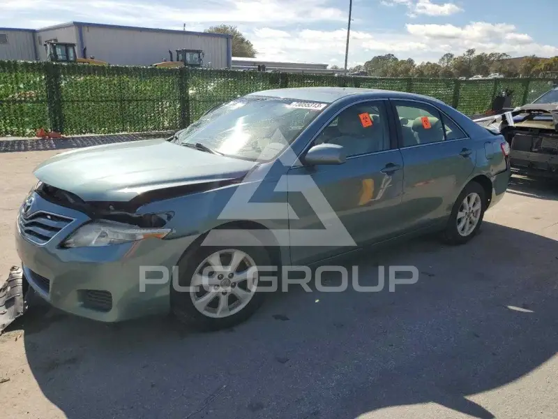 2010 Toyota CAMRY фото