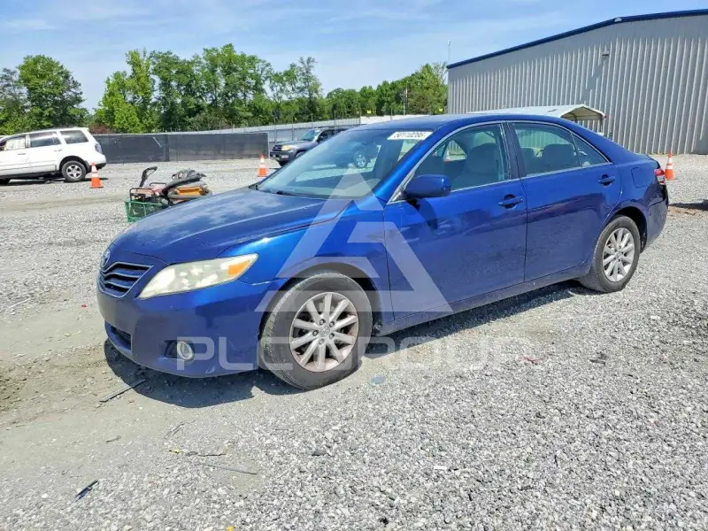 2010 Toyota CAMRY фото