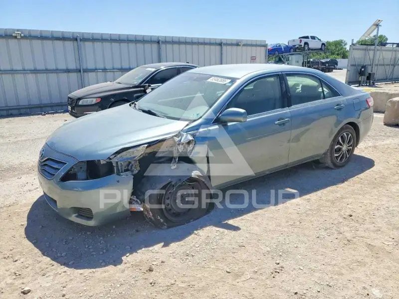 2010 Toyota CAMRY фото