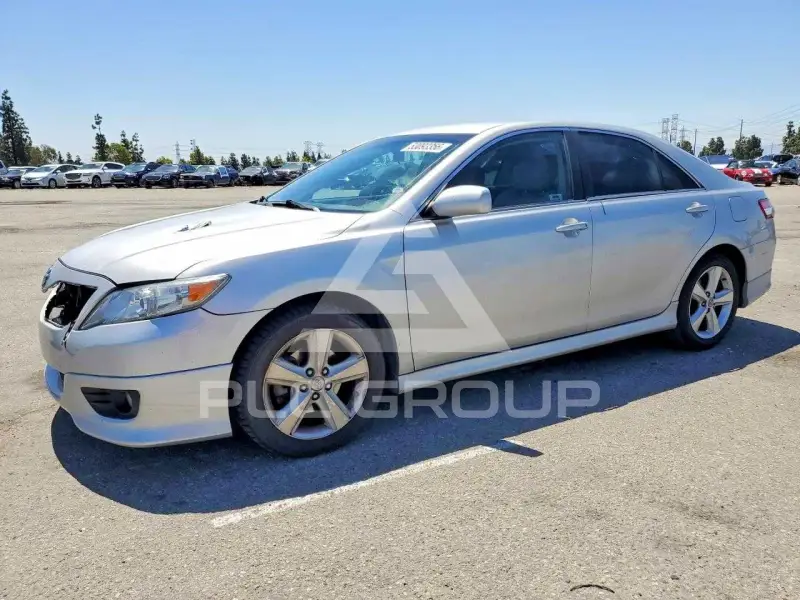 2010 Toyota CAMRY фото