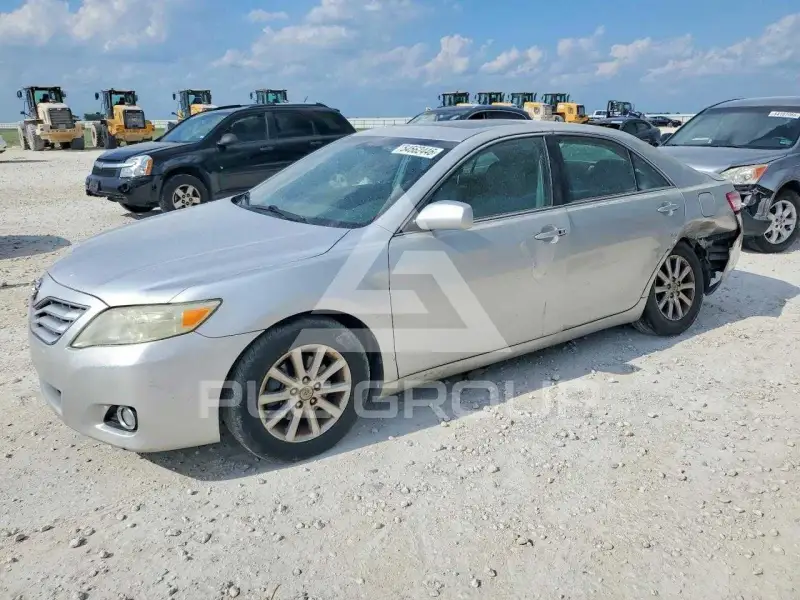 2010 Toyota CAMRY photo