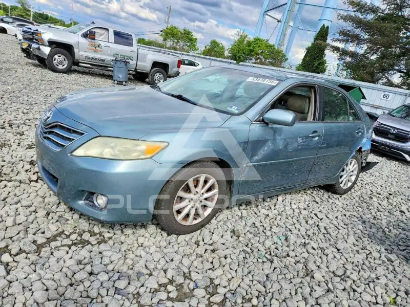 2010 Toyota CAMRY фото