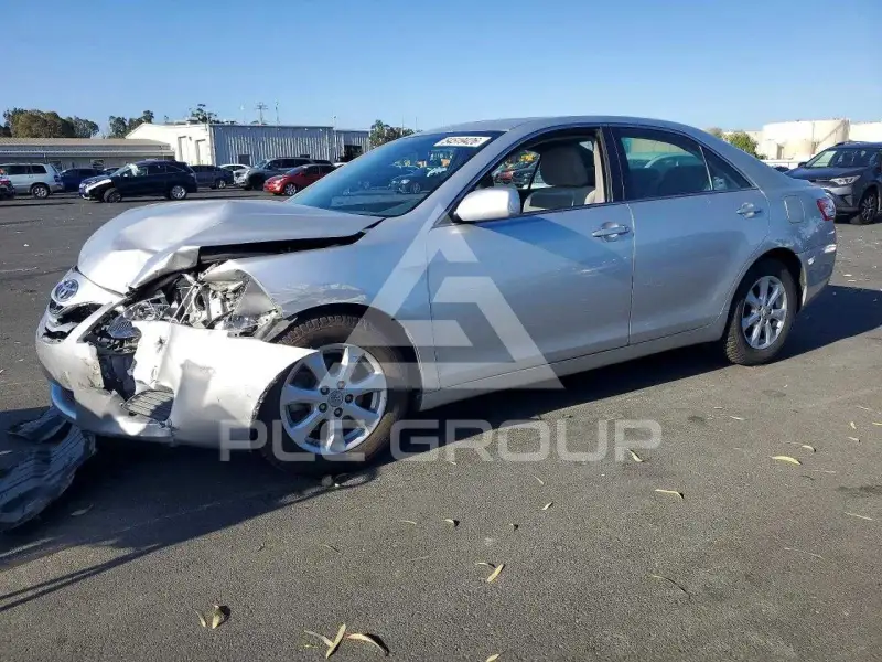2010 Toyota CAMRY фото