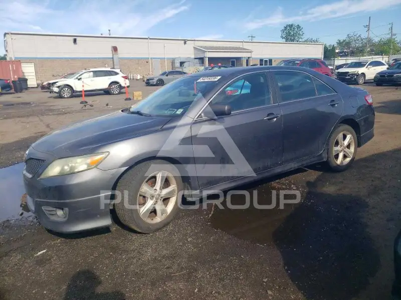 2010 Toyota CAMRY фото