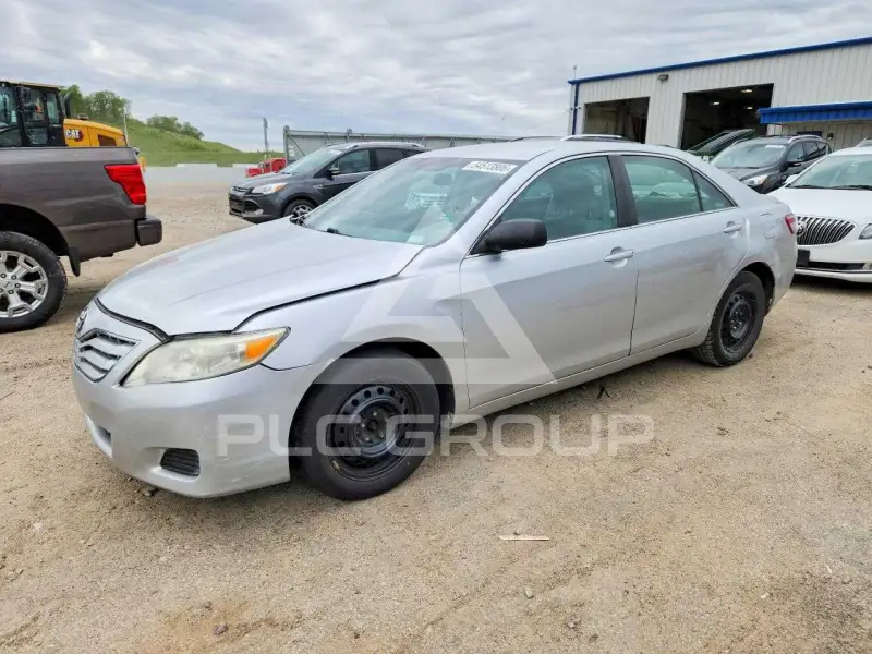 2010 Toyota CAMRY фото