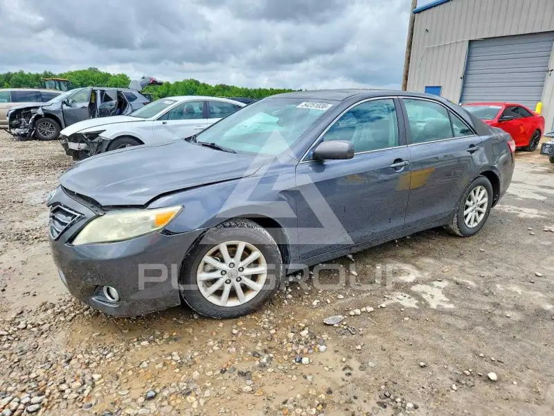 2010 Toyota CAMRY фото