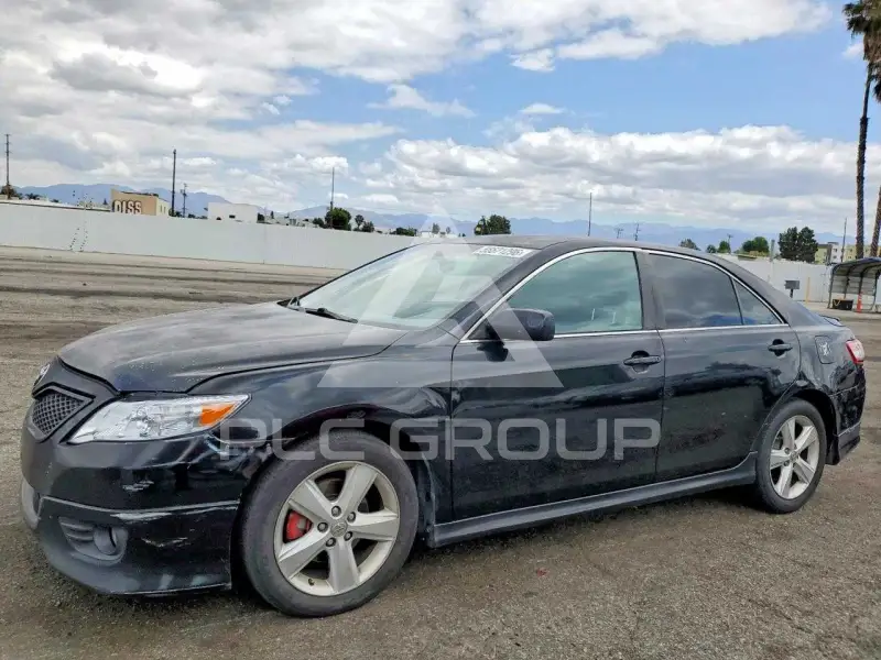 2010 Toyota CAMRY фото