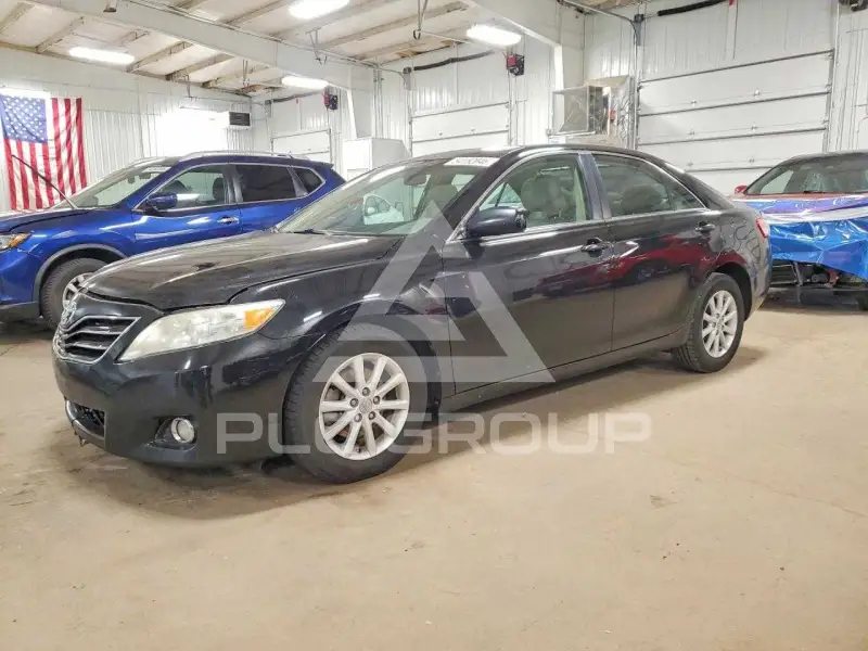 2010 Toyota CAMRY фото