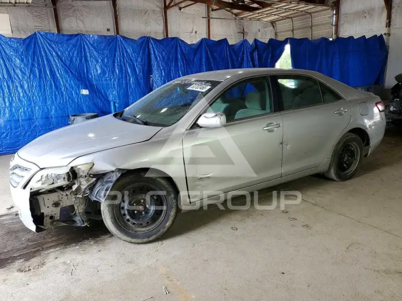 2010 Toyota CAMRY фото